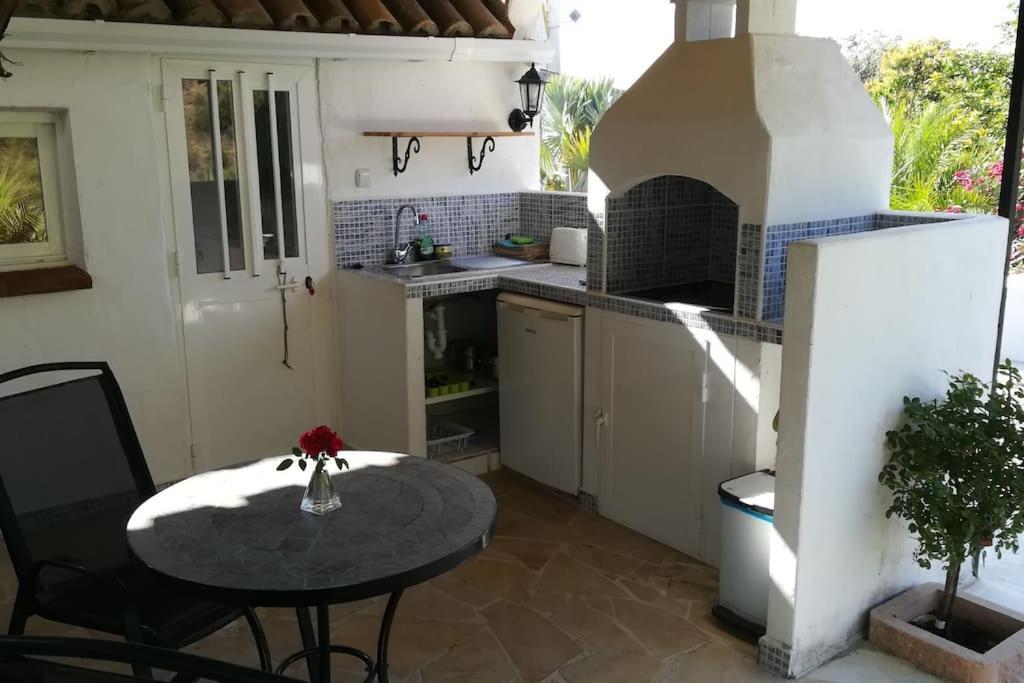 Tiny House 12M2 In Holiday Park With 55 M2 Pool Толокос Экстерьер фото